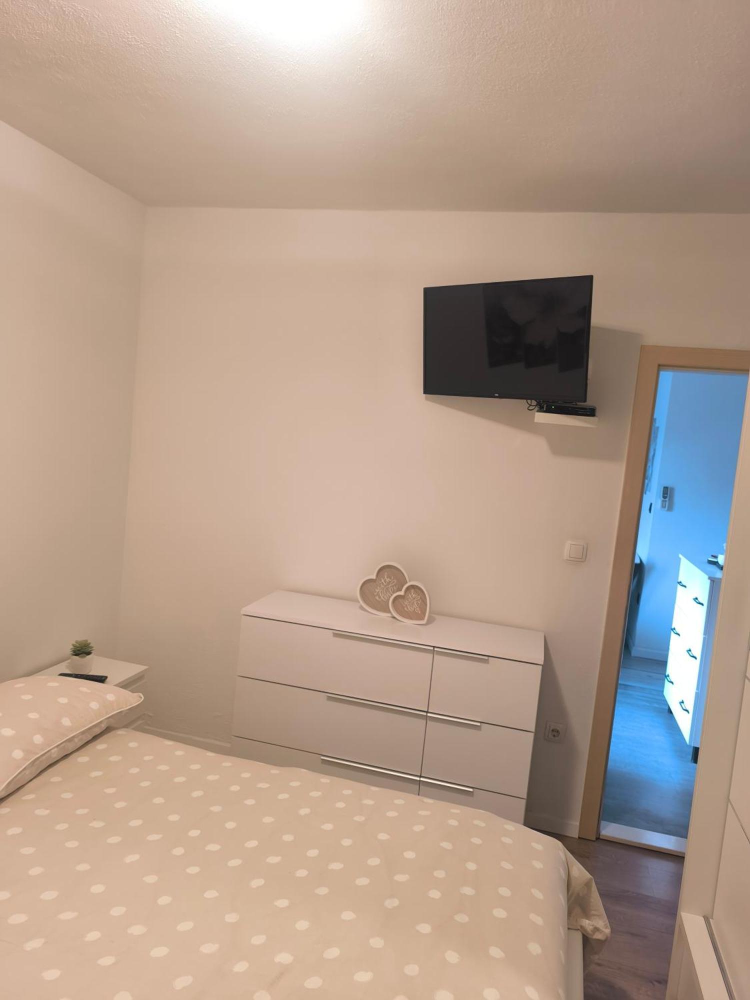 Apartman Rex Svinisce Kamer foto