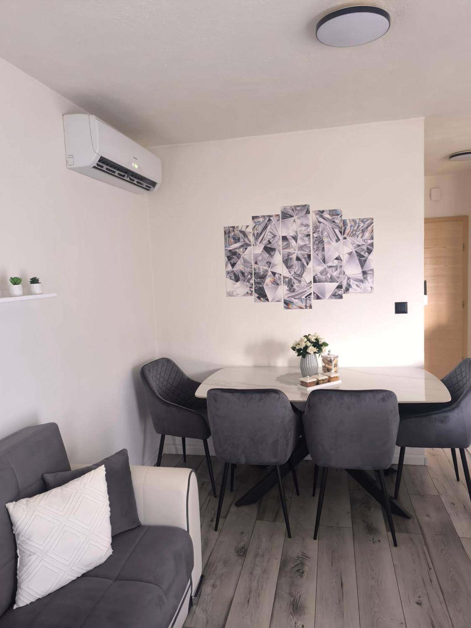 Apartman Rex Svinisce Buitenkant foto
