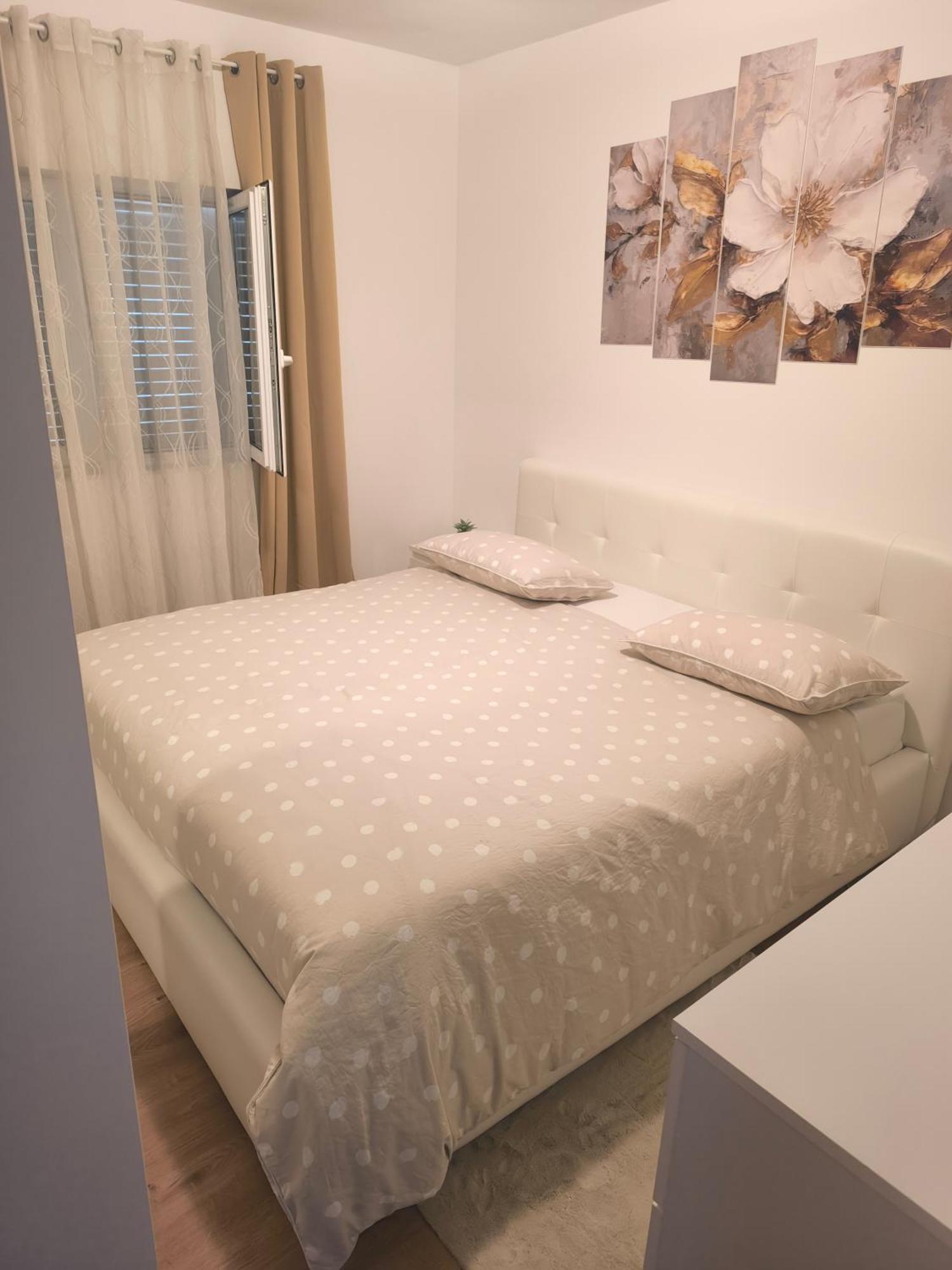 Apartman Rex Svinisce Buitenkant foto